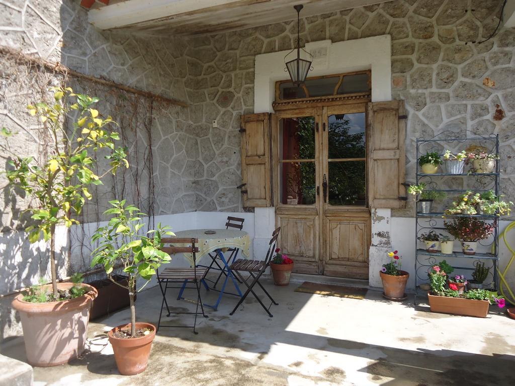 La Colline Bleue Bed & Breakfast Banne Room photo