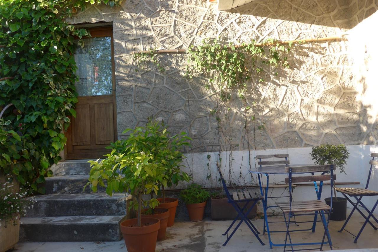La Colline Bleue Bed & Breakfast Banne Exterior photo